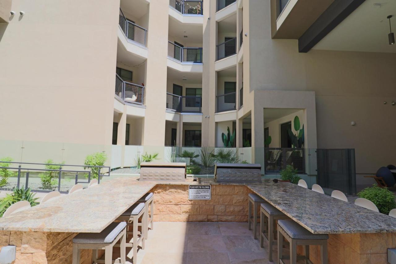 Walk Score 81-Shopping District-King Bed-Parking G2047 Scottsdale Exterior photo