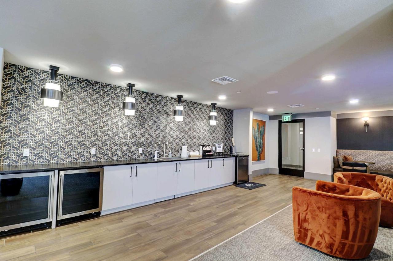 Walk Score 81-Shopping District-King Bed-Parking G2047 Scottsdale Exterior photo