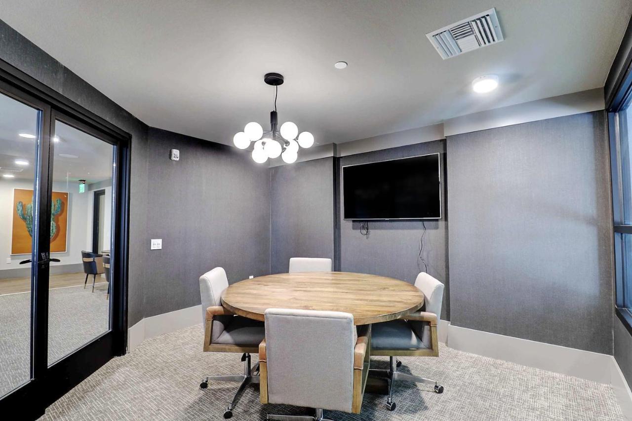 Walk Score 81-Shopping District-King Bed-Parking G2047 Scottsdale Exterior photo